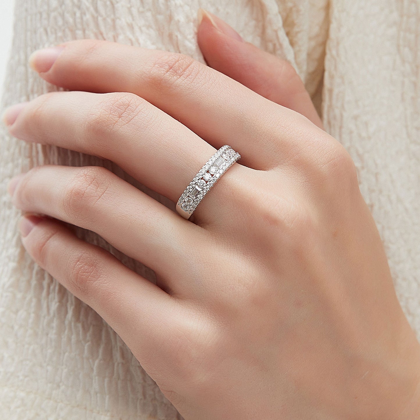 Newshe Jewellery Moissanite Rings for Women 925 Sterling Silver Wedding Bands Pave Emerald Eternity Band Ring Size 5-10