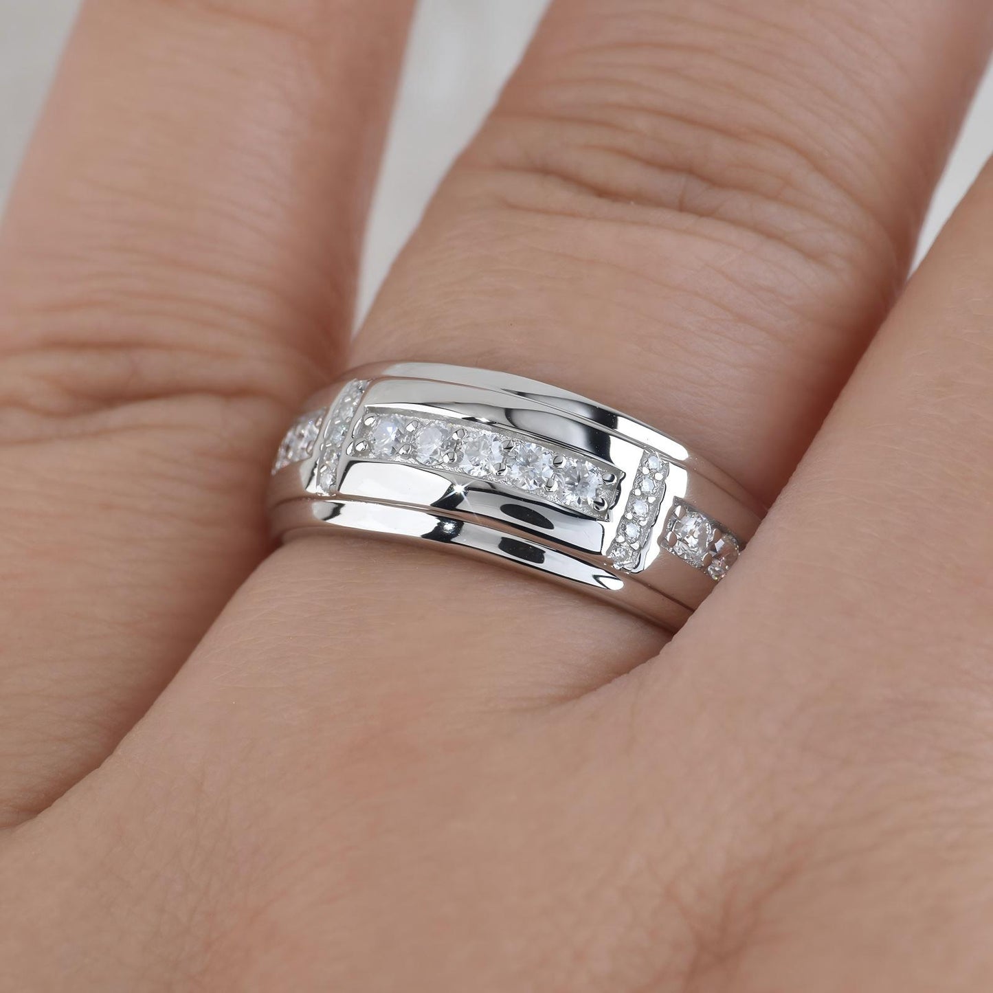 Heinlov Moissanite Mens Wedding Band D Color VVS1 925 Sterling Silver Ring Promise Rings For Him Round Cut Engagement Eternity